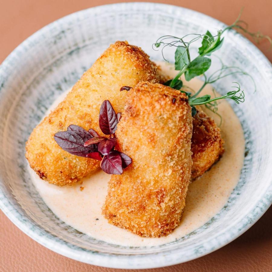 Royal Tulip Hotel & Casino, Тбілісі Екстер'єр фото Mozzarella sticks